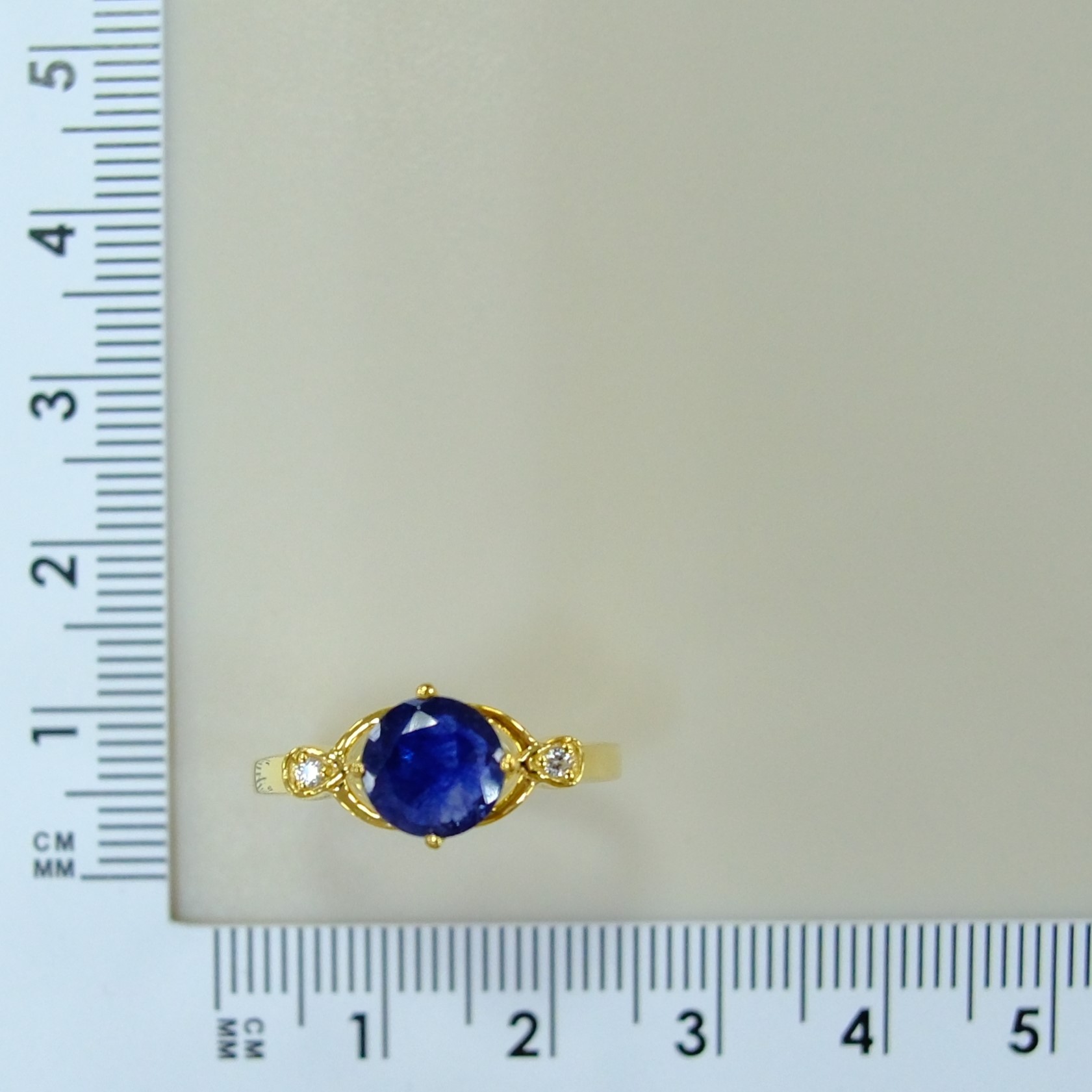Серебряное кольцо с сапфиром